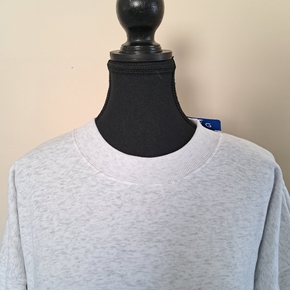 Kirkland Signature Sweatshirt Crewneck Cozy Fleece Lined Medium Light Grey Top - Picture 8 of 12